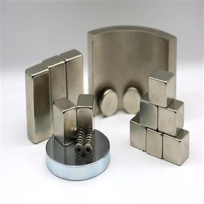 Monipuolinen magneettinen lelu